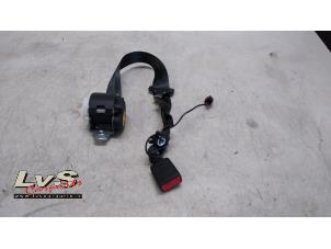 Used Rear seatbelt, centre Ford Fiesta 7 1.1 Ti-VCT 12V 85 Price € 50,00 Margin scheme offered by LvS Carparts