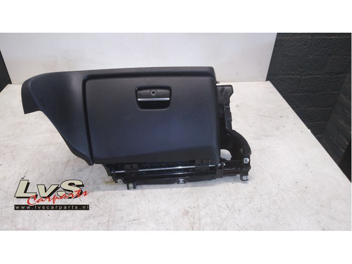 Begagnade Handskfack BMW 1 serie (E88) 118i 16V Pris € 35,00 Marginaltabell erbjuds av LvS Carparts