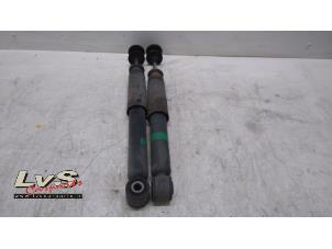 Used Shock absorber kit Renault Twingo III (AH) 1.0 SCe 70 12V Price € 60,00 Margin scheme offered by LvS Carparts