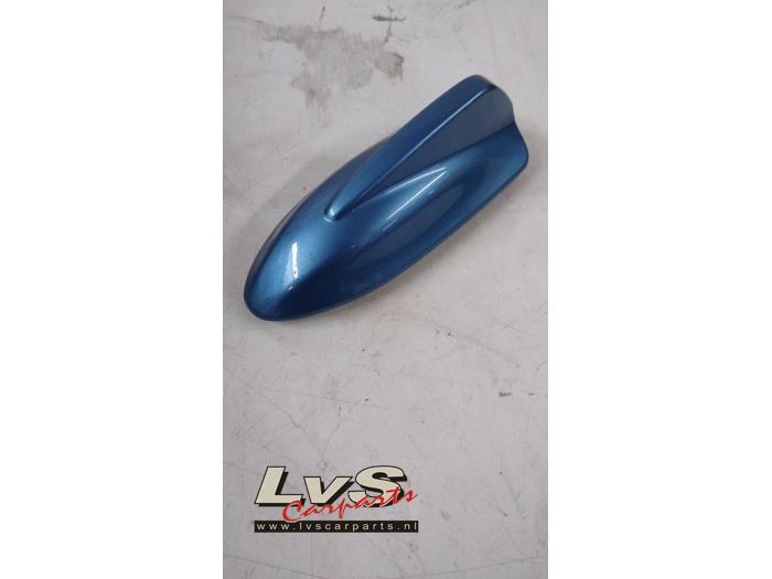 Używane Antena GPS Volvo V40 (MV) 2.0 D4 16V Cena € 40,00 Procedura marży oferowane przez LvS Carparts