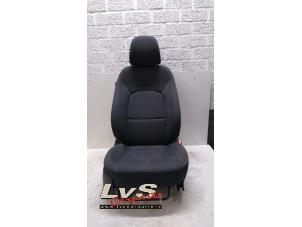 Used Seat, right Kia Rio III (UB) 1.1 CRDi VGT 12V Price € 95,00 Margin scheme offered by LvS Carparts