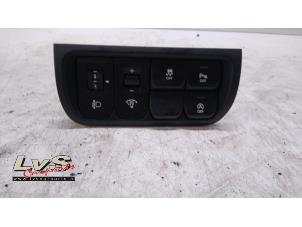 Used Switch (miscellaneous) Kia Rio III (UB) 1.1 CRDi VGT 12V Price € 25,00 Margin scheme offered by LvS Carparts