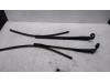 Front wiper arm from a Seat Leon (1P1) 1.4 TSI 16V 2009