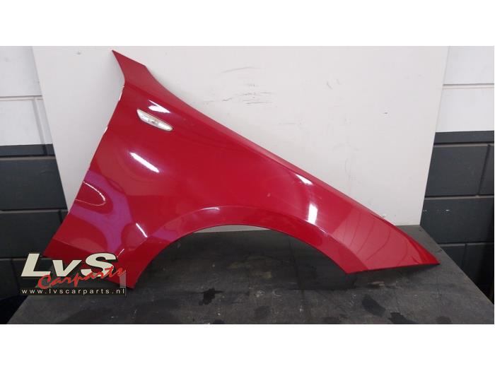 Front wing, right from a BMW 1 serie (E87/87N) 118i 16V 2007