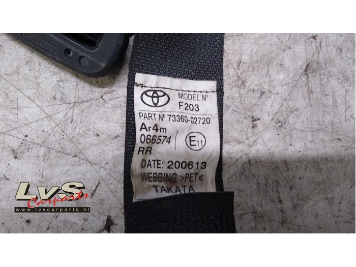 Pas bezpieczenstwa lewy tyl z Toyota Auris (E18) 1.8 16V Hybrid 2014
