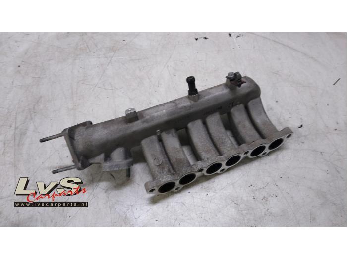 Usados Colector de admisión Kia Rio III (UB) 1.1 CRDi VGT 12V Precio € 40,00 Norma de margen ofrecido por LvS Carparts