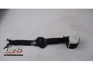 Used Front seatbelt, right BMW 1 serie (E87/87N) 118i 16V Price € 30,00 Margin scheme offered by LvS Carparts