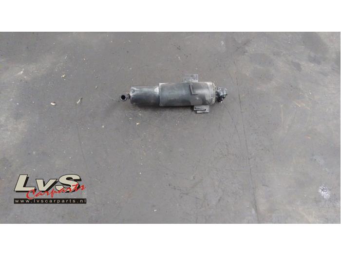 Używane Spryskiwacz reflektorów Audi A4 Avant (B8) 2.0 TDI 16V Cena € 20,00 Procedura marży oferowane przez LvS Carparts