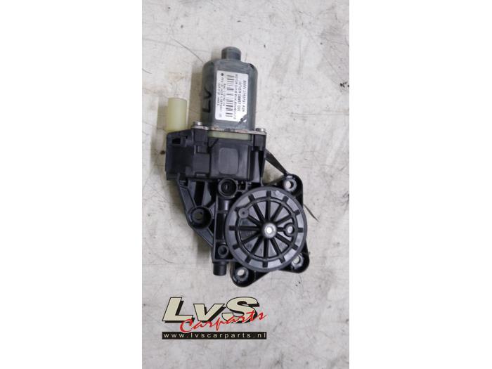 Usados Motor de ventanilla de puerta Mini Clubman (R55) 1.6 Cooper D Precio € 22,50 Norma de margen ofrecido por LvS Carparts