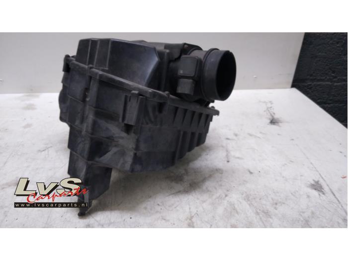 Begagnade Luftfilterhus Landrover Range Rover Sport (LS) 2.7 TDV6 24V Pris € 15,00 Marginaltabell erbjuds av LvS Carparts