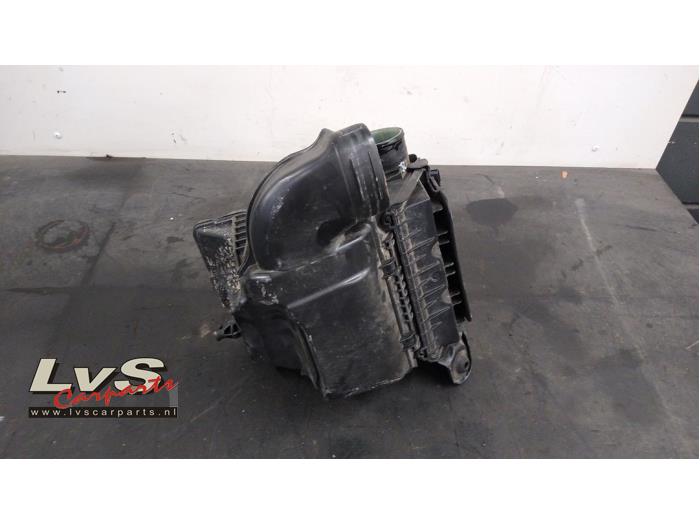 Air box from a Renault Espace (RFCJ) 1.6 Energy dCi 130 2016
