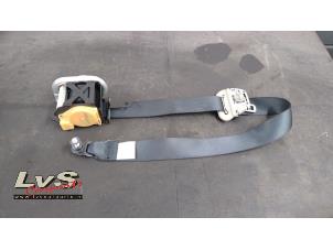 Used Seatbelt tensioner, right Suzuki Grand Vitara II (JT) 1.6 16V Price € 45,00 Margin scheme offered by LvS Carparts
