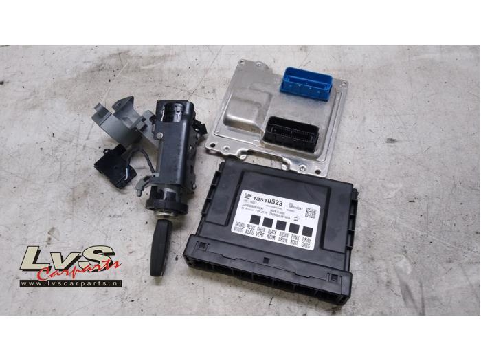 Used Ignition lock + computer Opel Karl 1.0 12V Price € 250,00 Margin scheme offered by LvS Carparts