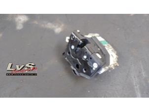 Usagé Serrure portière mécanique 4portes avant droite Audi A4 Avant (B9) 2.0 35 TDI Mild hybrid 16V Prix € 20,00 Règlement à la marge proposé par LvS Carparts