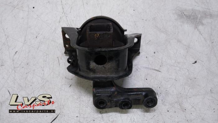 Engine mount from a Peugeot 208 I (CA/CC/CK/CL) 1.4 HDi 2012