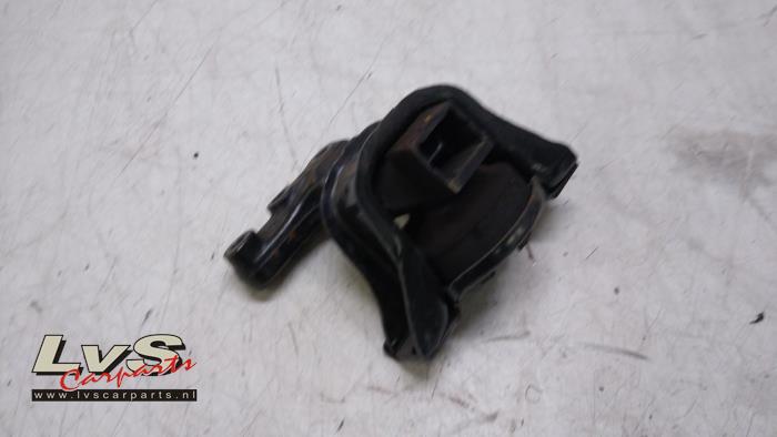 Engine mount from a Peugeot 208 I (CA/CC/CK/CL) 1.4 HDi 2012
