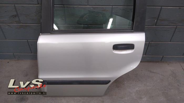 Drzwi lewe tylne wersja 4-drzwiowa z Fiat Panda (169) 1.2 Fire 2007