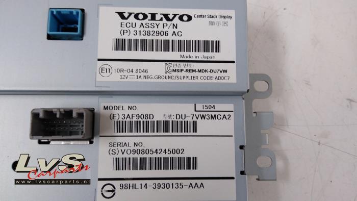 Wyswietlacz nawigacji z Volvo V40 (MV) 2.0 D2 16V 2016