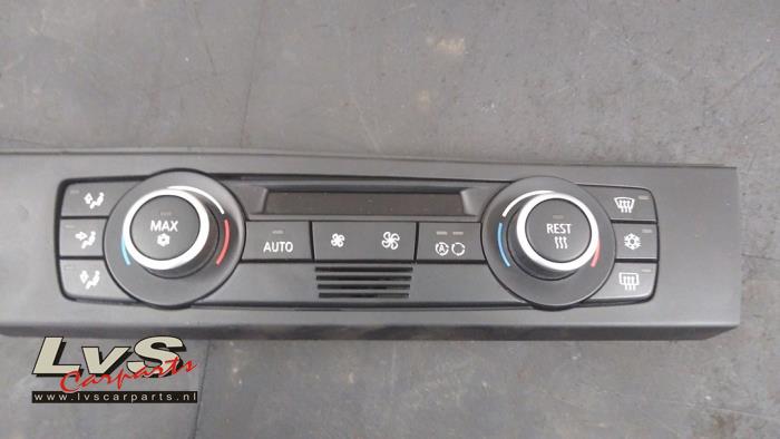 Panel sterowania nagrzewnicy z BMW 3 serie (E90) 320i 16V 2006