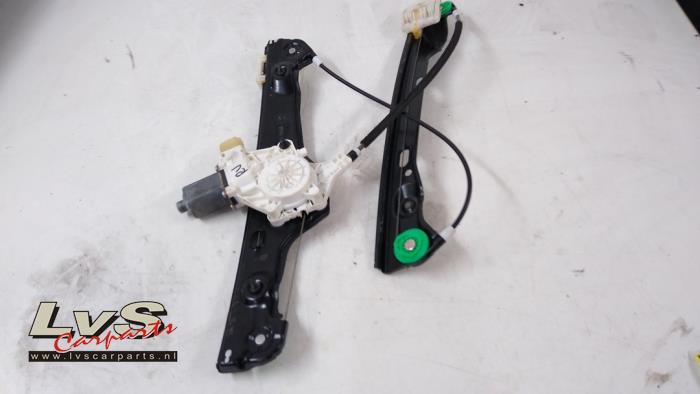 Window mechanism 4-door, front right from a BMW 3 serie (E90) 320i 16V 2006