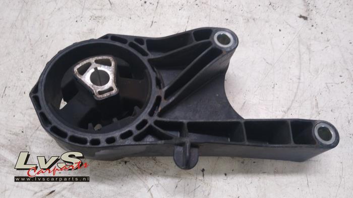 Used Engine mount Opel Astra J Sports Tourer (PD8/PE8/PF8) 1.6 CDTI 16V Price € 19,00 Margin scheme offered by LvS Carparts