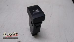 Used Seat heating switch Kia Sorento I (JC) 2.5 CRDi 16V Price € 9,00 Margin scheme offered by LvS Carparts