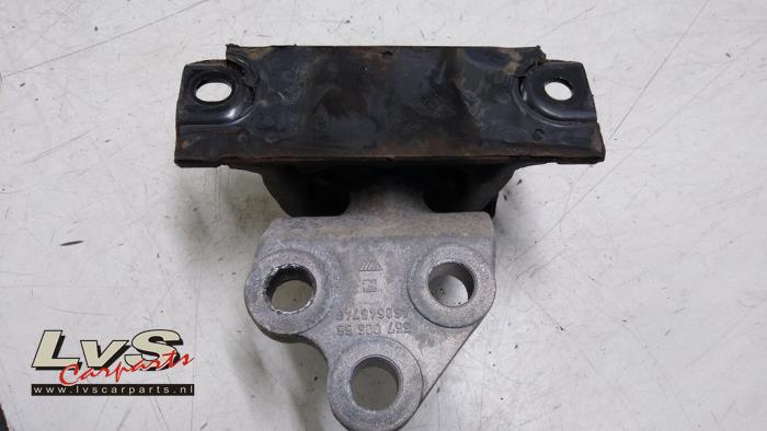 Engine mount from a Opel Corsa E 1.4 Turbo 16V 2015