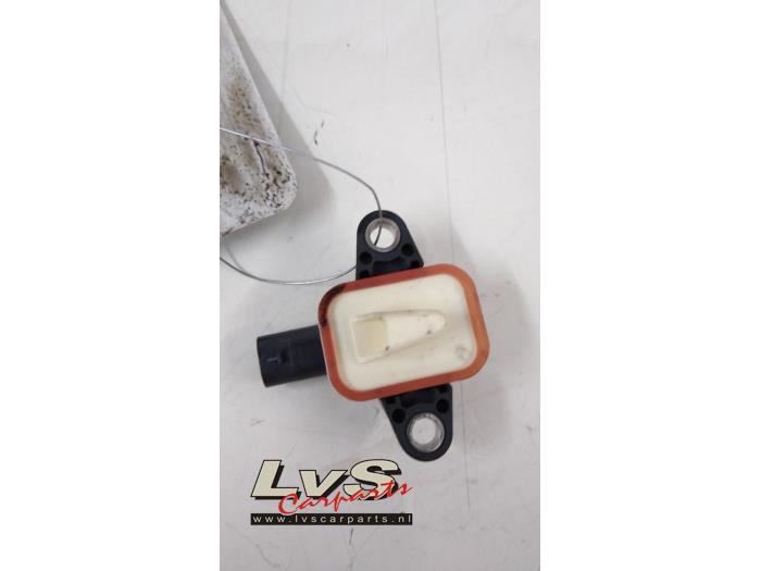 Sensor de airbag de un Skoda Fabia III Combi (NJ5) 1.0 TSI 12V 2016