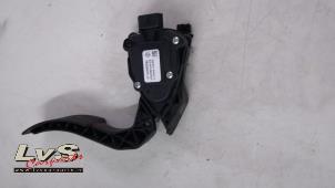 Used Accelerator pedal Renault Clio IV (5R) 0.9 Energy TCE 90 12V Price € 15,00 Margin scheme offered by LvS Carparts