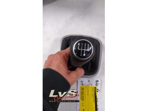 Usagé Enveloppe levier de vitesse Volkswagen Polo V (6R) Prix € 20,00 Règlement à la marge proposé par LvS Carparts