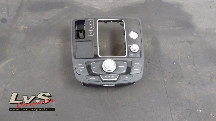 Usagé Panneau de commandes navigation Audi A6 Avant (C7) 3.0 TDI V6 24V Prix € 250,00 Règlement à la marge proposé par LvS Carparts