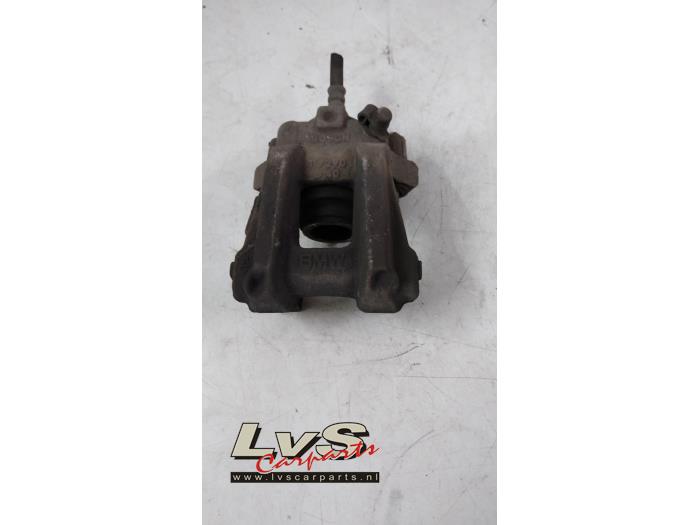 Gebrauchte Bremszange links hinten BMW 1 serie (F21) 114d 1.6 16V Preis € 20,00 Margenregelung angeboten von LvS Carparts