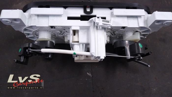 Heater control panel from a Dacia Sandero II 1.2 16V 2014