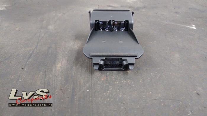 Sensor (sonstige) van een Ford Focus 3 Wagon 1.0 Ti-VCT EcoBoost 12V 125 2016