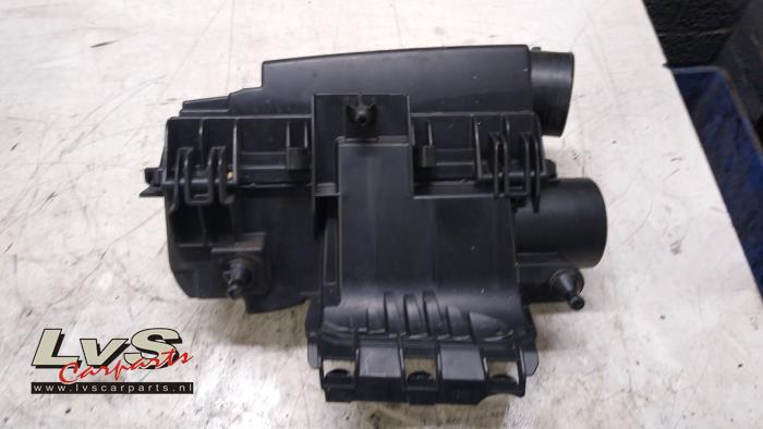 Gebrauchte Luftfiltergehäuse Mercedes C Estate (S204) 1.8 C-180 CGI 16V Preis € 25,00 Margenregelung angeboten von LvS Carparts