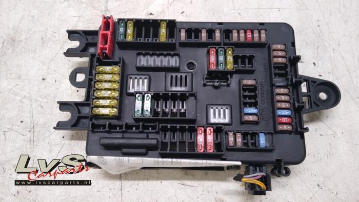 Boîte à fusibles BMW 1 serie 120d 2.0 16V - 61149228158