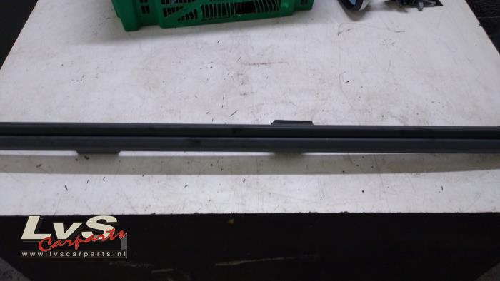 V70 Rails Volvo V70 Kits rails de toit stock | ProxyParts.fr