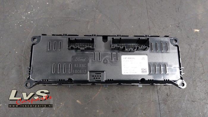 Panel de control de aire acondicionado de un Ford Fiesta 7 1.0 EcoBoost 12V 2020