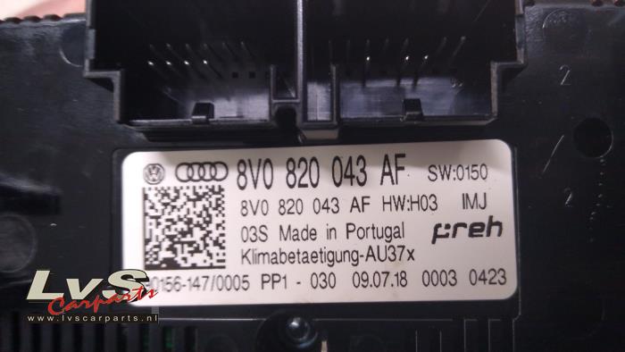 Panneau de commandes chauffage d'un Audi A3 Sportback (8VA/8VF) 2.0 TDI 16V Quattro 2018