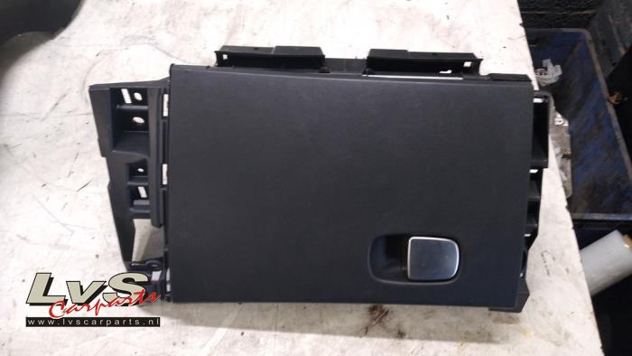 Begagnade Handskfack Fiat 500L (199) 1.4 Turbo 16V Pris € 75,00 Marginaltabell erbjuds av LvS Carparts