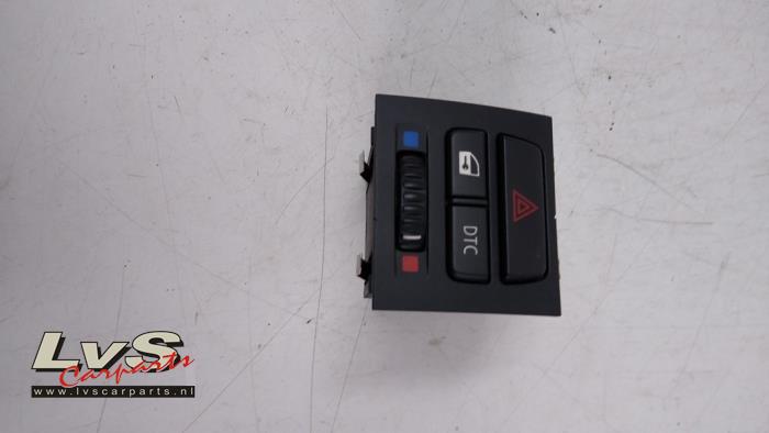 Panic lighting switch from a BMW 3 serie Touring (E91) 318i 16V 2007