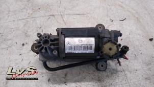Usagé Pompe à air (suspension) Mercedes E Combi (S211) 3.5 E-350 V6 24V Prix € 350,00 Règlement à la marge proposé par LvS Carparts
