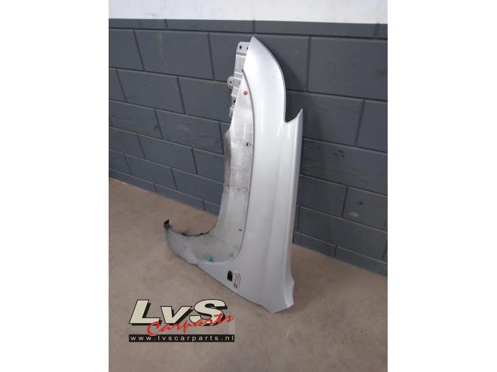Front wing, left from a Toyota Land Cruiser (J12) 3.0 D-4D 16V 2007