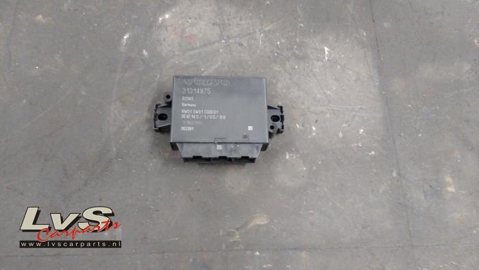 Usados Módulo PDC Volvo V40 (MV) 2.0 D4 16V Precio € 30,00 Norma de margen ofrecido por LvS Carparts