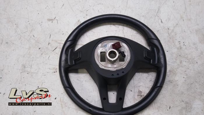 Steering wheel from a Mercedes-Benz A (W176) 1.6 A-180 16V 2014