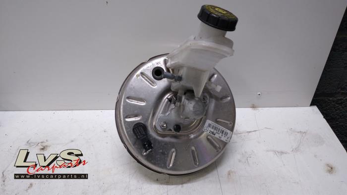 Usagé Servo frein Mercedes A (W176) 1.6 A-180 16V Prix € 100,00 Règlement à la marge proposé par LvS Carparts