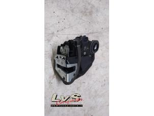Used Rear door mechanism 4-door, right Toyota Auris Touring Sports (E18) 1.8 16V Hybrid Price € 33,00 Margin scheme offered by LvS Carparts