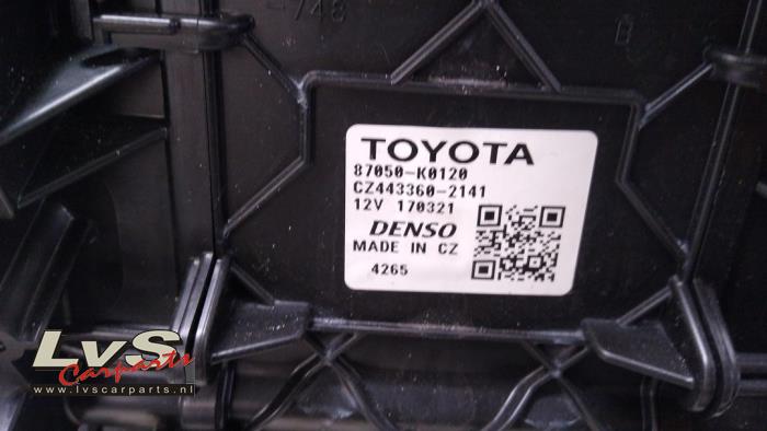 Cuerpo de calefactor de un Toyota Yaris IV (P21/PA1/PH1) 1.5 12V Hybrid 2021