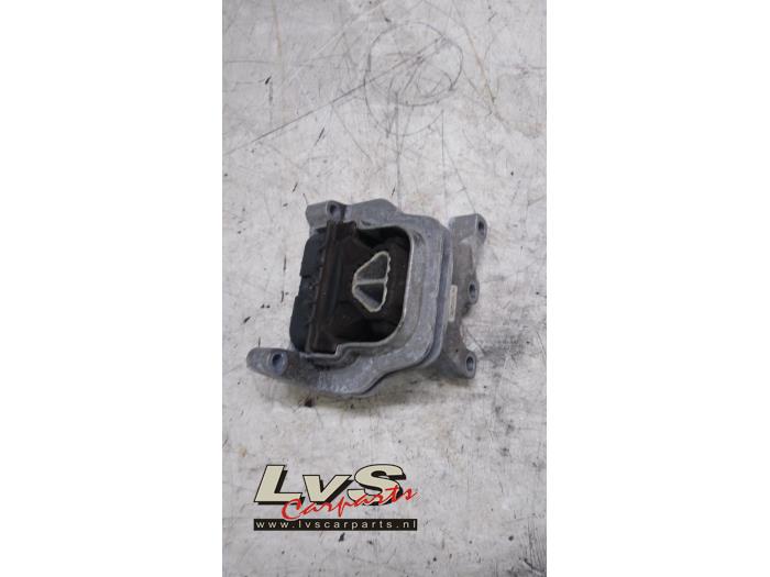 Used Engine mount Volkswagen Polo V (6R) 1.4 TDI 12V 90 Price € 25,00 Margin scheme offered by LvS Carparts