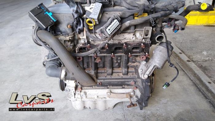 Engine from a Opel Corsa E 1.2 16V 2016